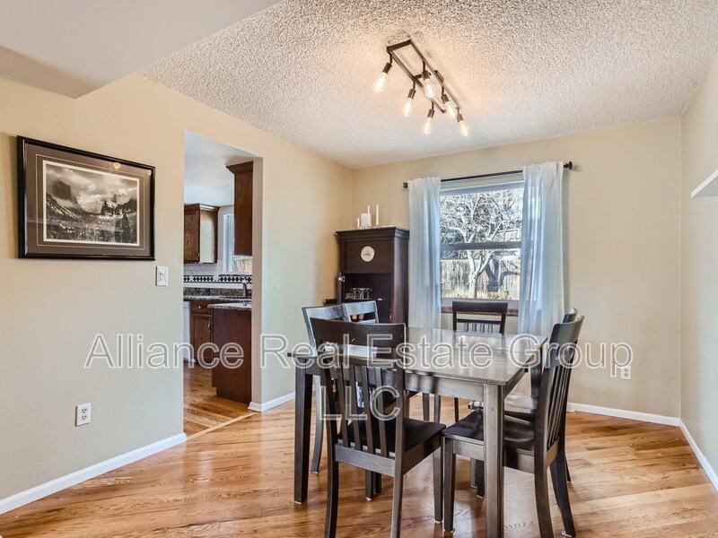 10103 W Geddes Cir - Photo 3 of 11