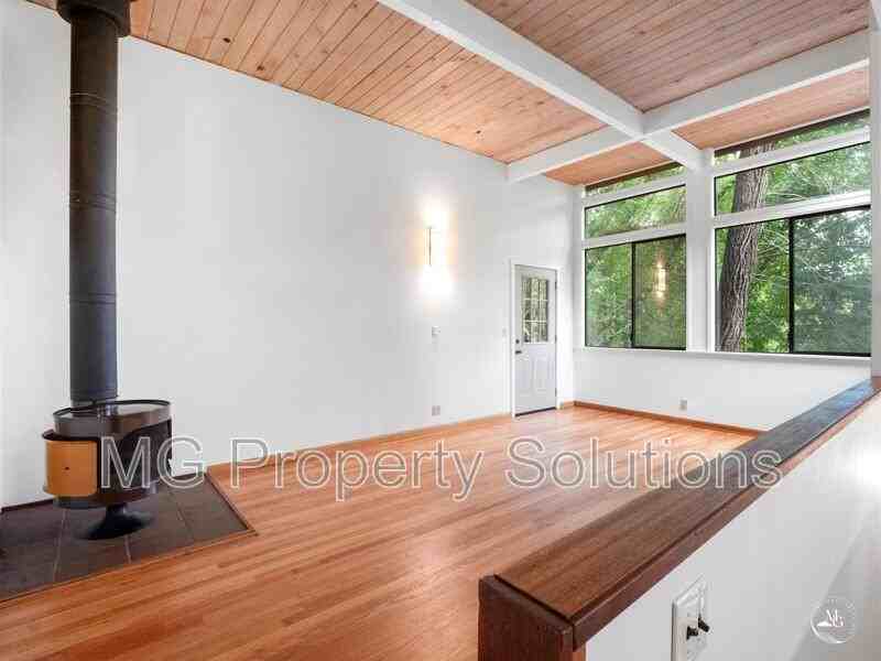 97 Wellington Ave - Photo 3 of 45