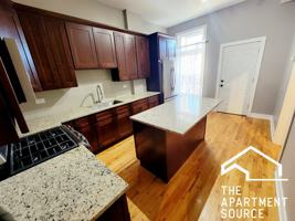 featured image of 2809 W Warren Blvd #1