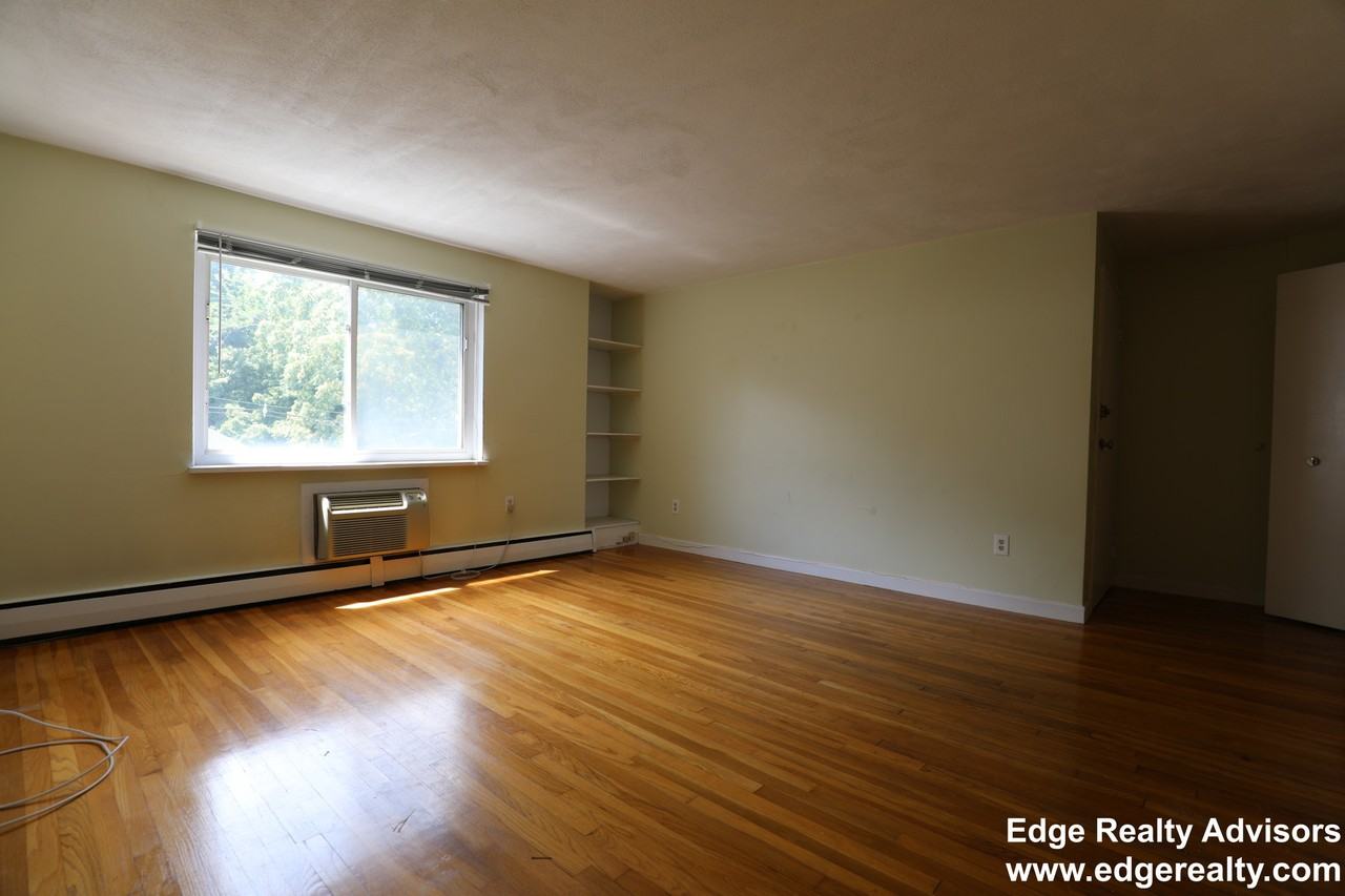 71 Colborne Rd #3B - Photo 3 of 7