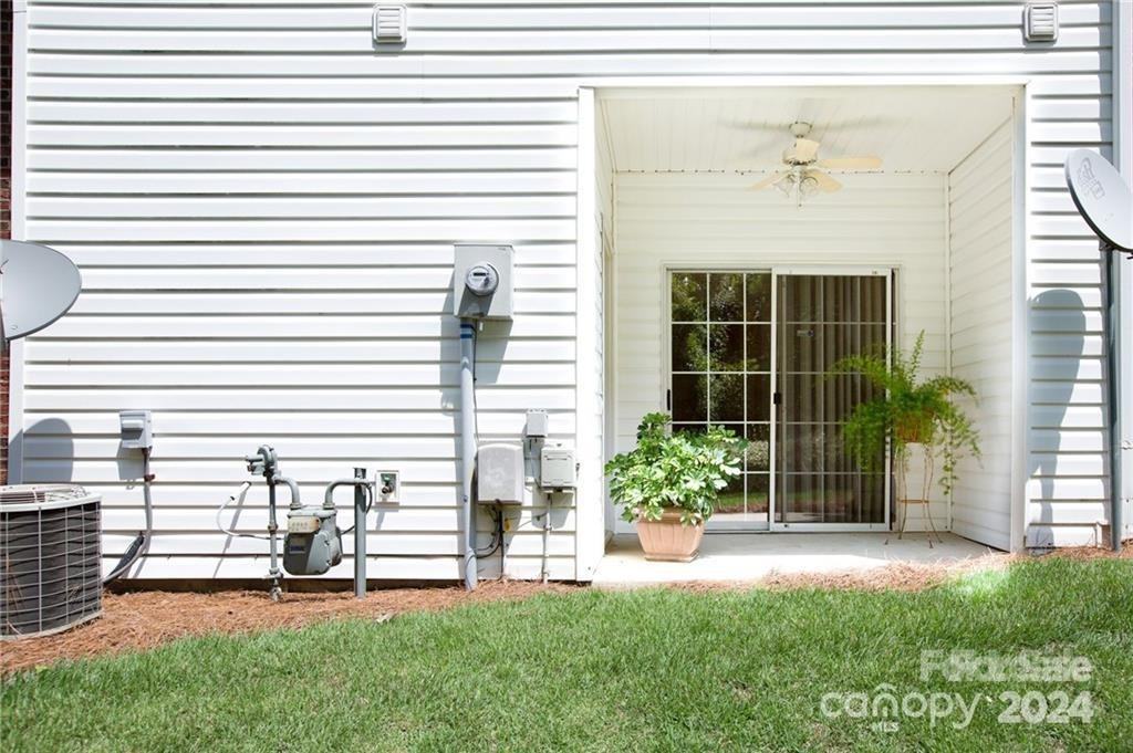 2174 Sardony Ln - Photo 2 of 20