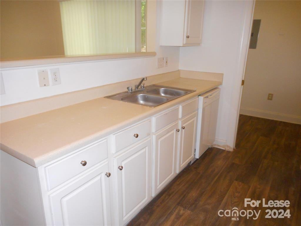 2174 Sardony Ln - Photo 3 of 20