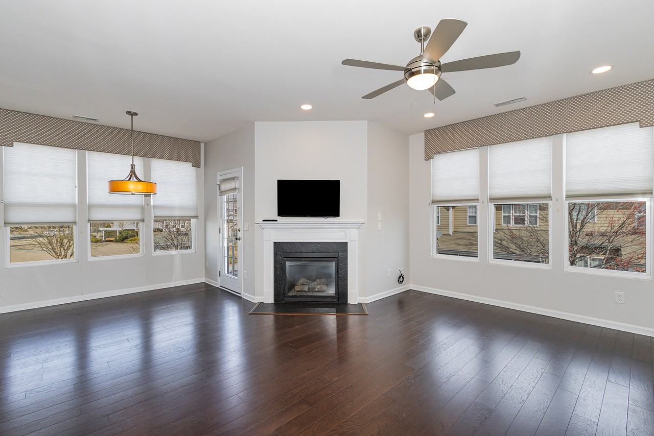 9142 Falkwood Rd - Photo 4 of 30