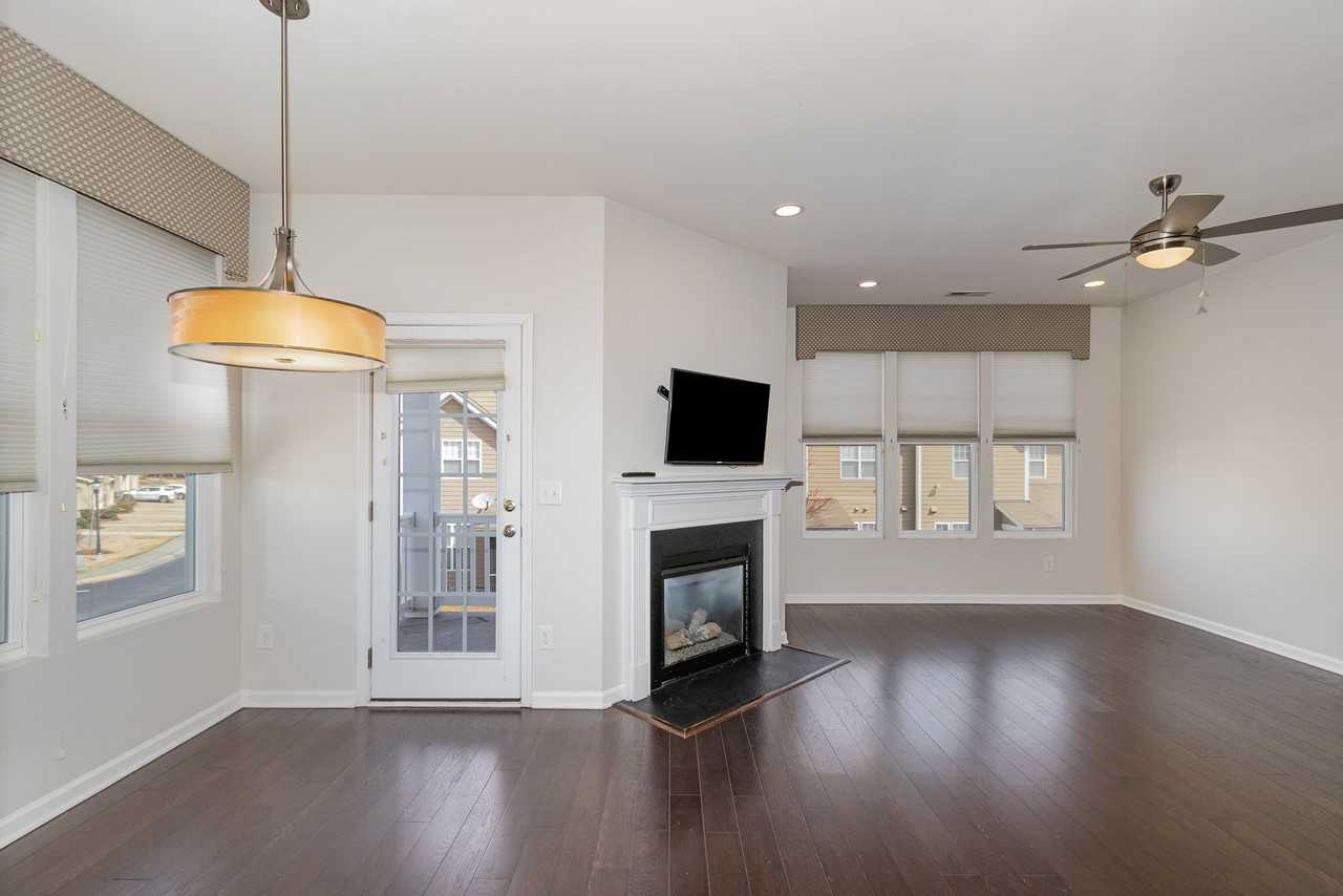 9142 Falkwood Rd - Photo 6 of 30