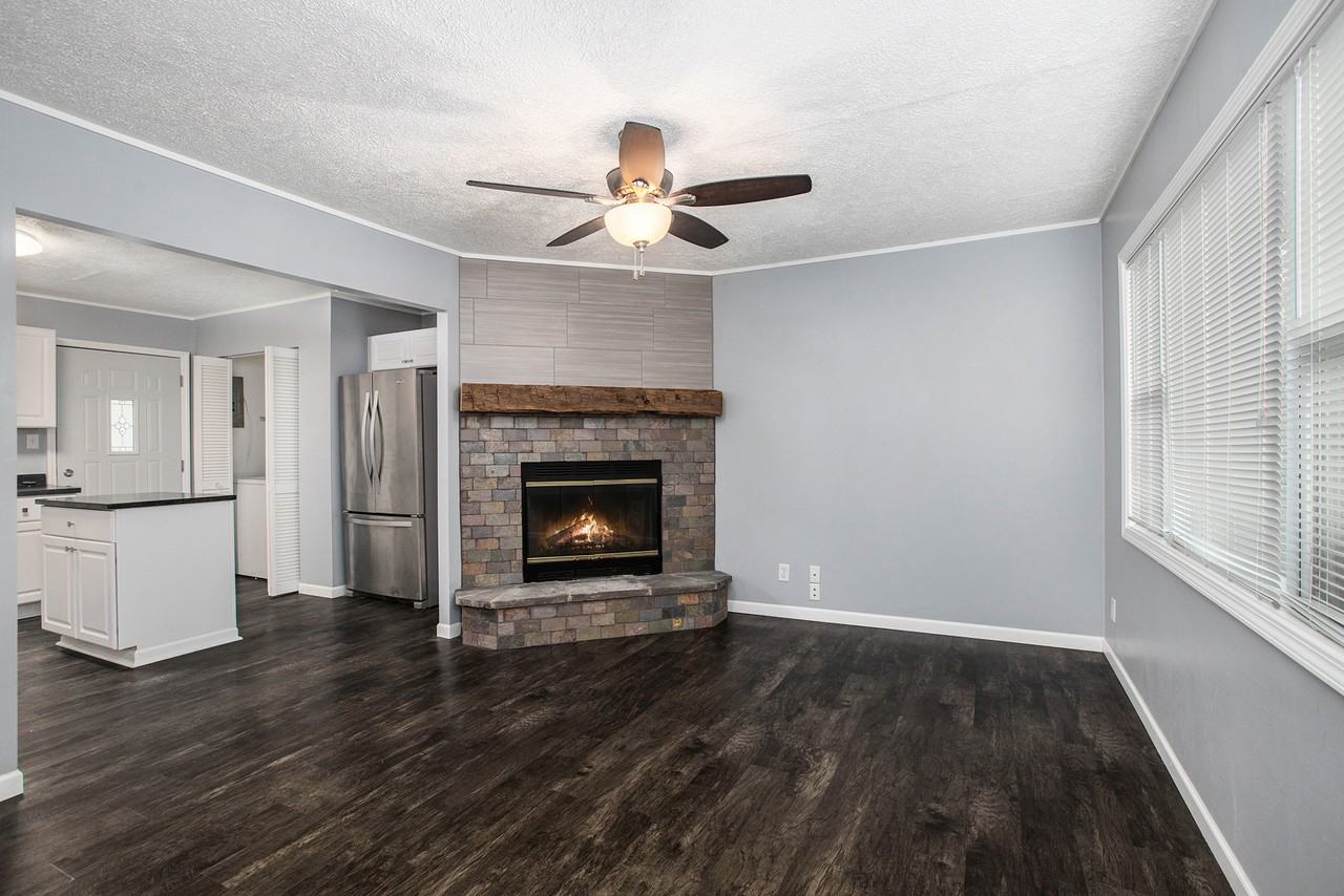 822 Shumway Ave - Photo 3 of 17
