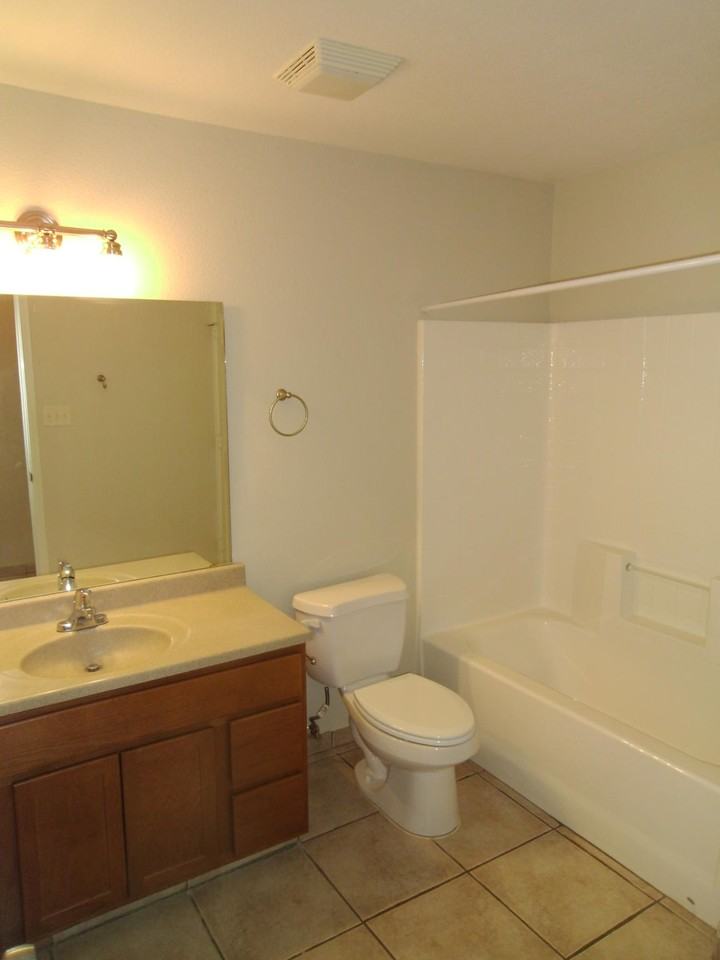 1101A 4th St - Photo 5 of 5