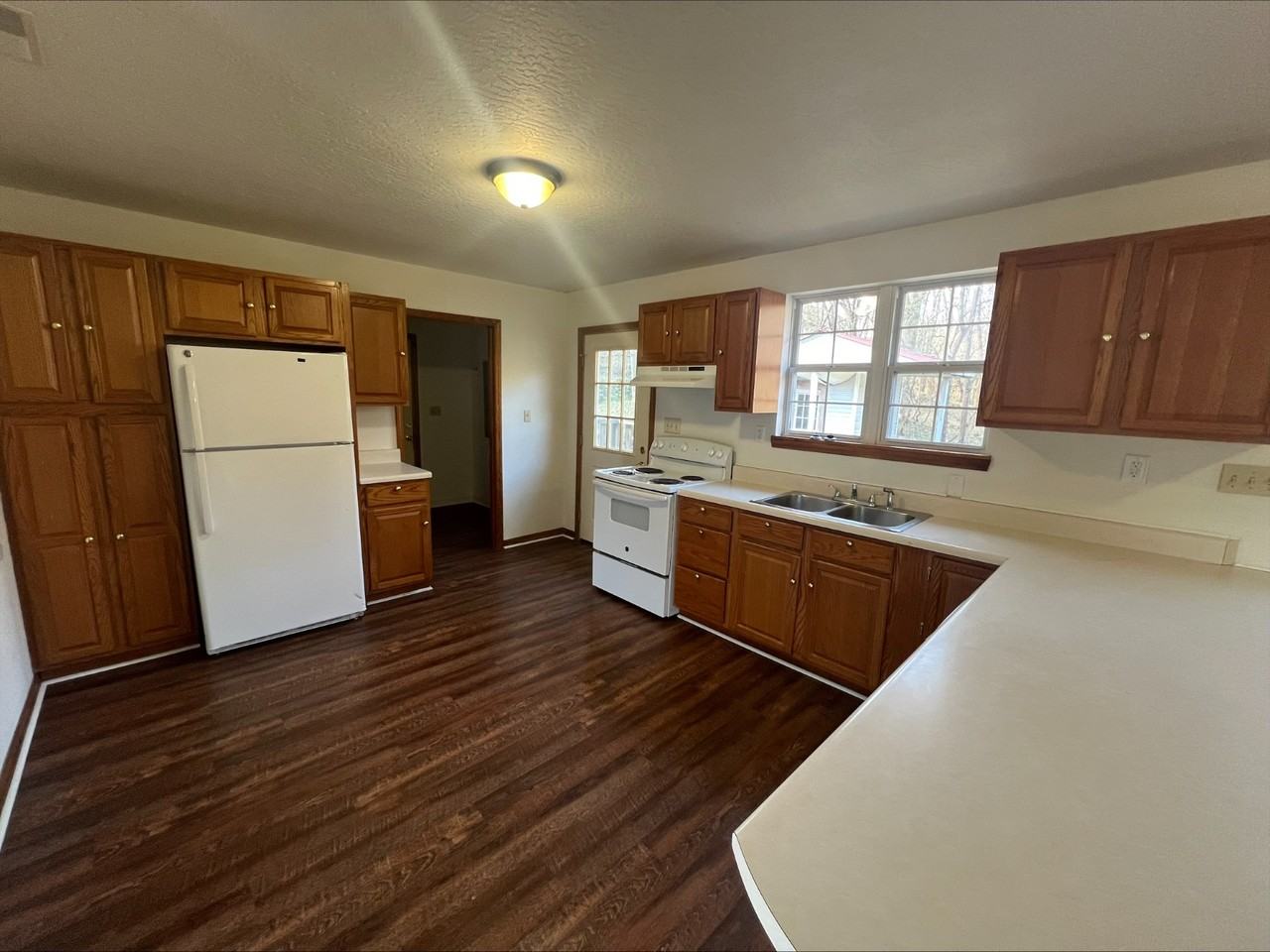 207 N Union St - Photo 3 of 19