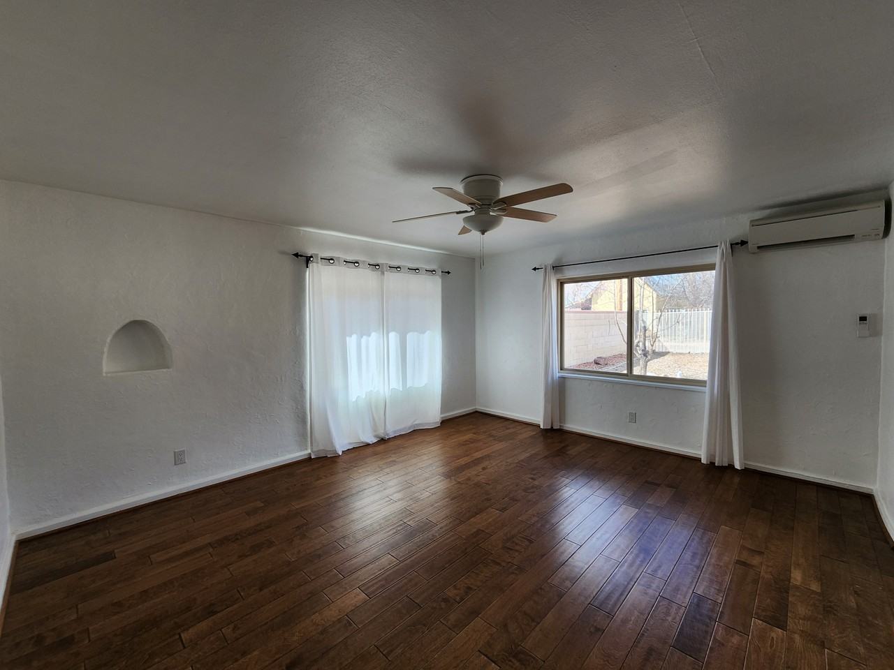 1020 Don Juan St - Photo 3 of 18