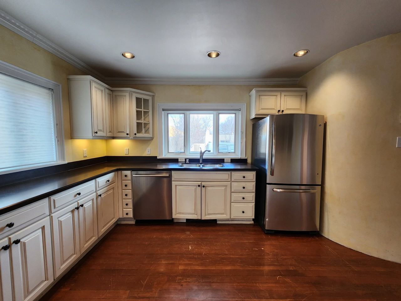 549 Agua Fria St - Photo 2 of 19