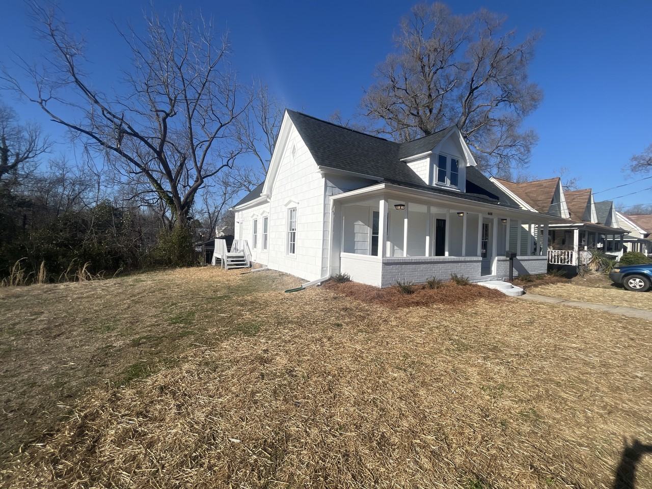 608 S Yadkin Ave - Photo 3 of 21