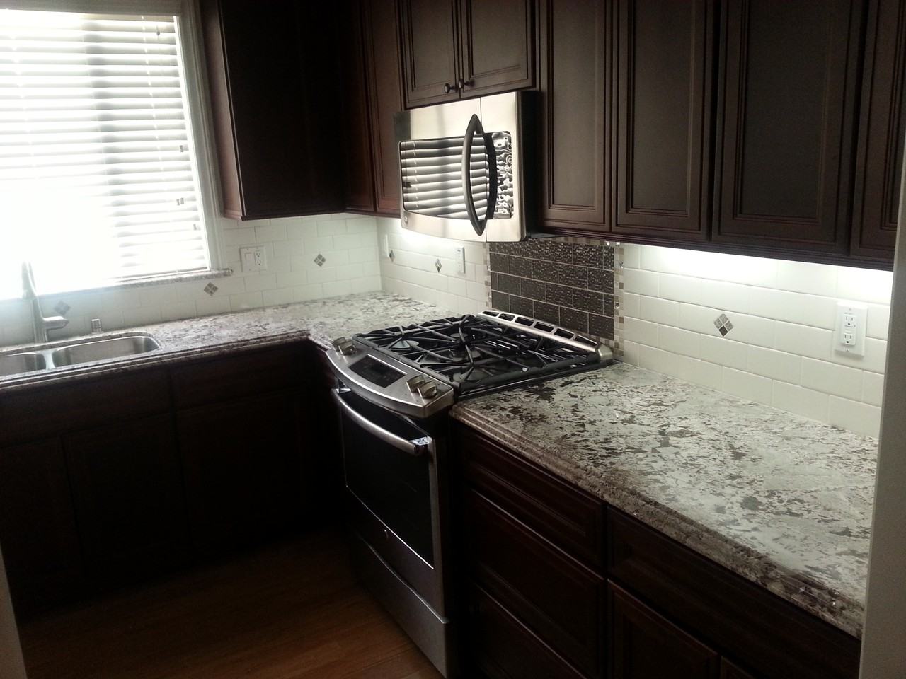 2407 Mathews Ave #B - Photo 2 of 14