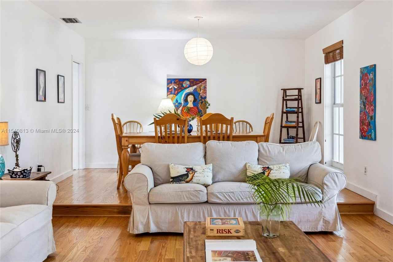 10130 Sw 70th Ave - Photo 2 of 50