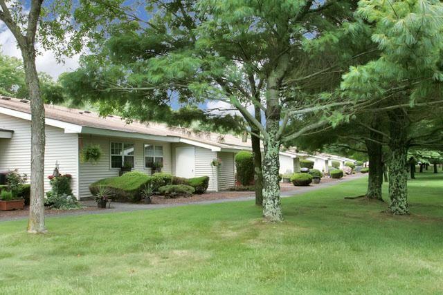 Crystal Pond Villas - Photo 3 of 14