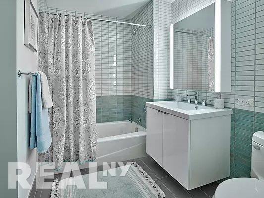 W 31st St #35R - Photo 3 of 9