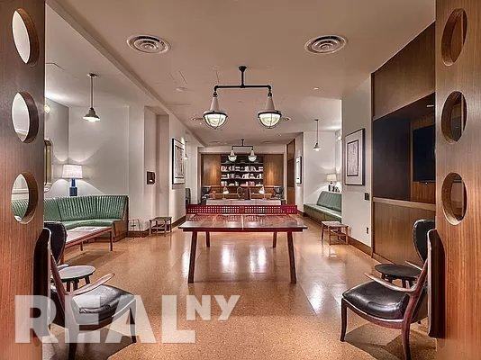 W 31st St #35R - Photo 4 of 9