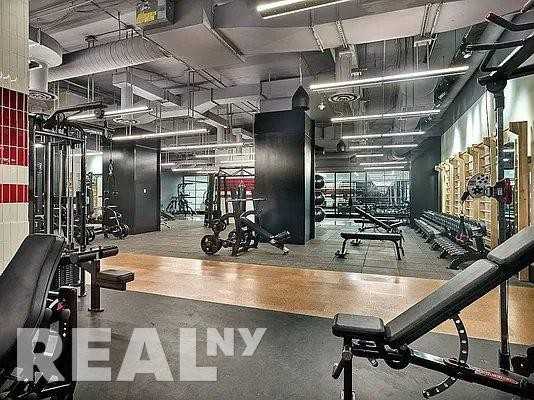 W 31st St #35R - Photo 6 of 9