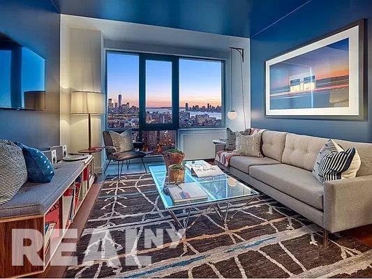 W 31st St #57D - Photo 3 of 10