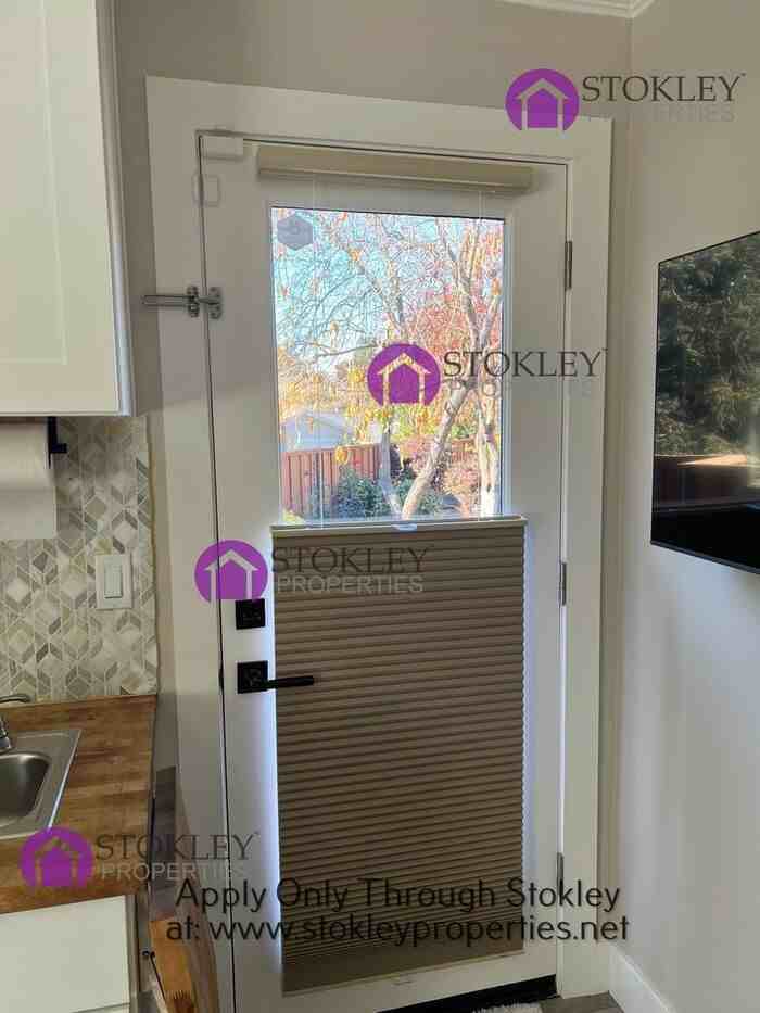 1513 Windwood Ct - Photo 2 of 12