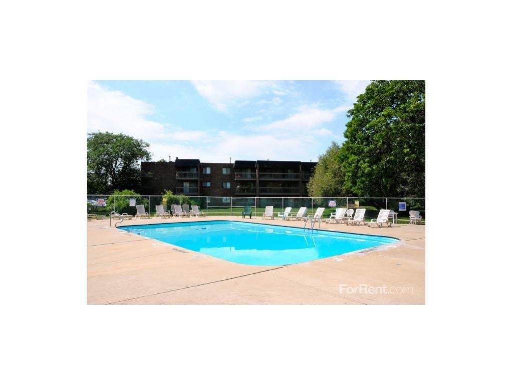 Willow Lake Apartments - Photo 3 of 19