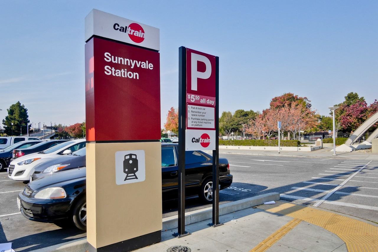 319 North Sunnyvale Avenue - Photo 3 of 11