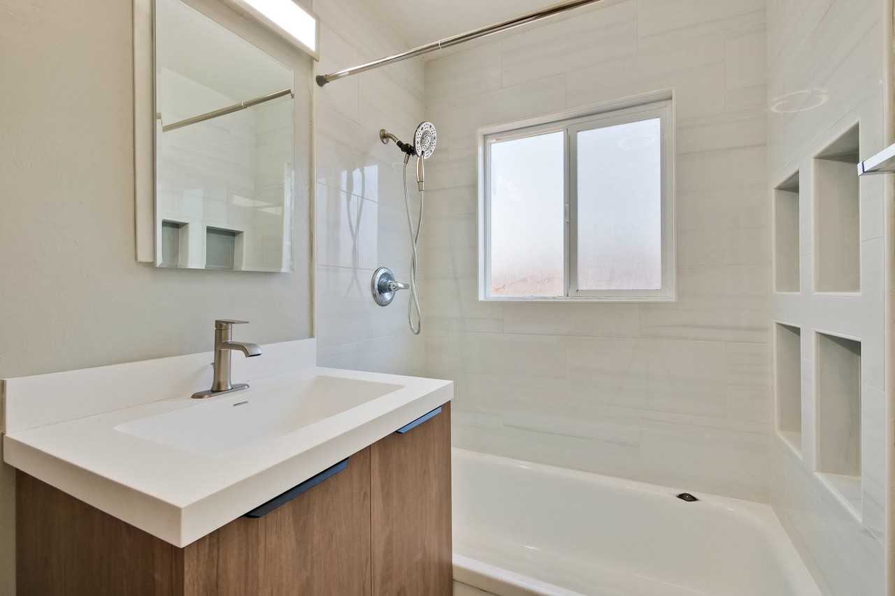 319 North Sunnyvale Avenue - Photo 6 of 11