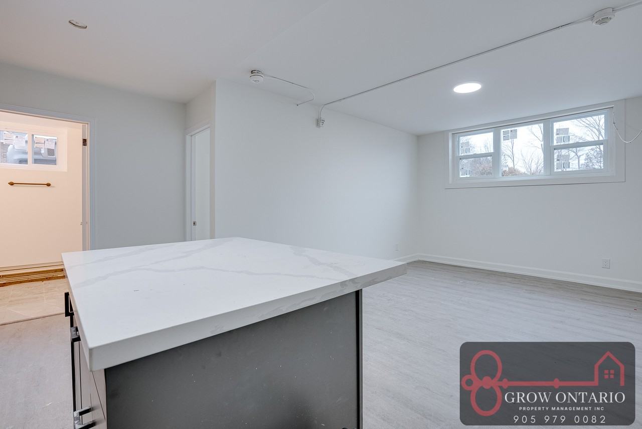 642 Hamilton Road - Photo 2 of 9