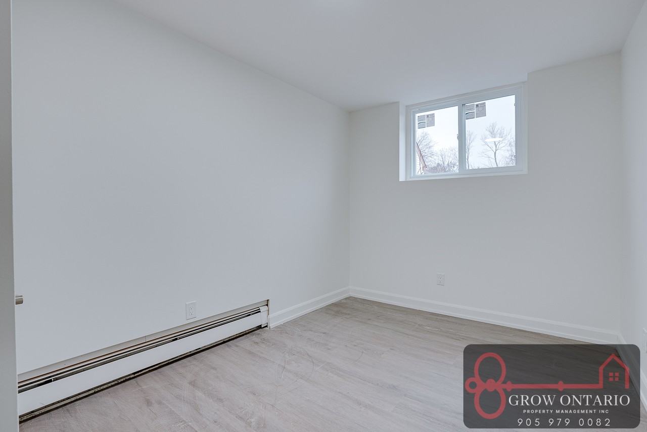 642 Hamilton Road - Photo 4 of 9