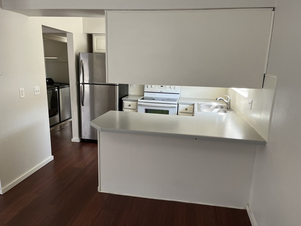 269 Montgomery Street West #2 - Photo 3 of 6