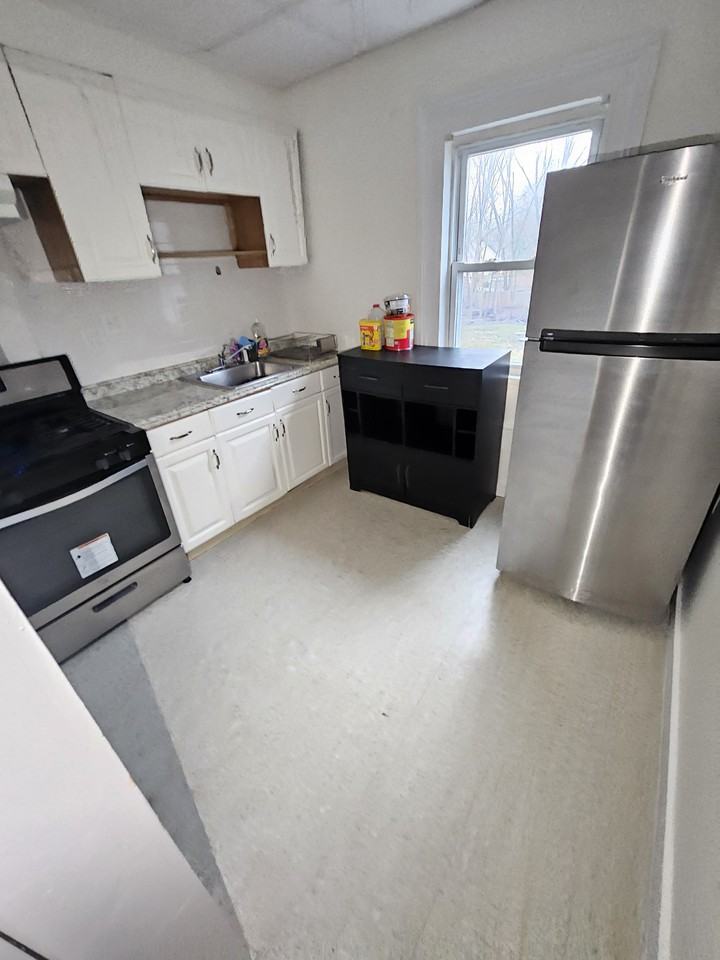 17 Clove Rd #2 - Photo 2 of 7