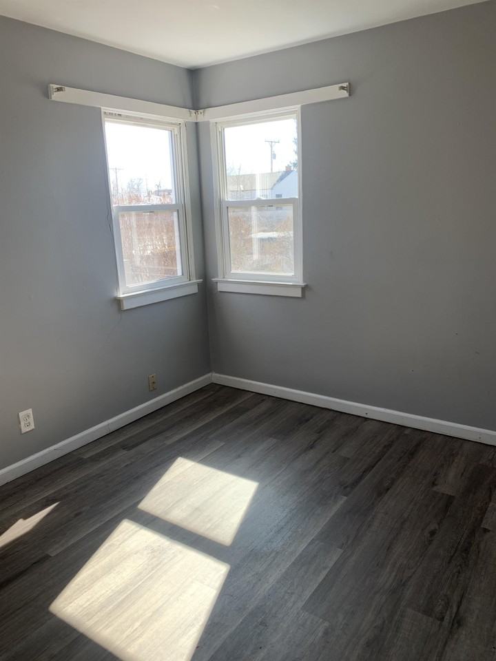 2102 E 16th -Main #MAIN - Photo 4 of 11