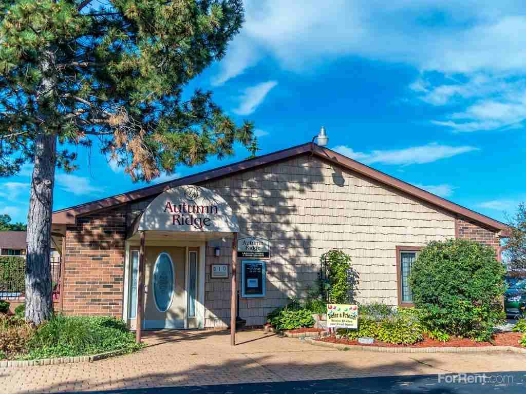 Autumn Ridge Townhomes & Apartments - Photo 2 of 19