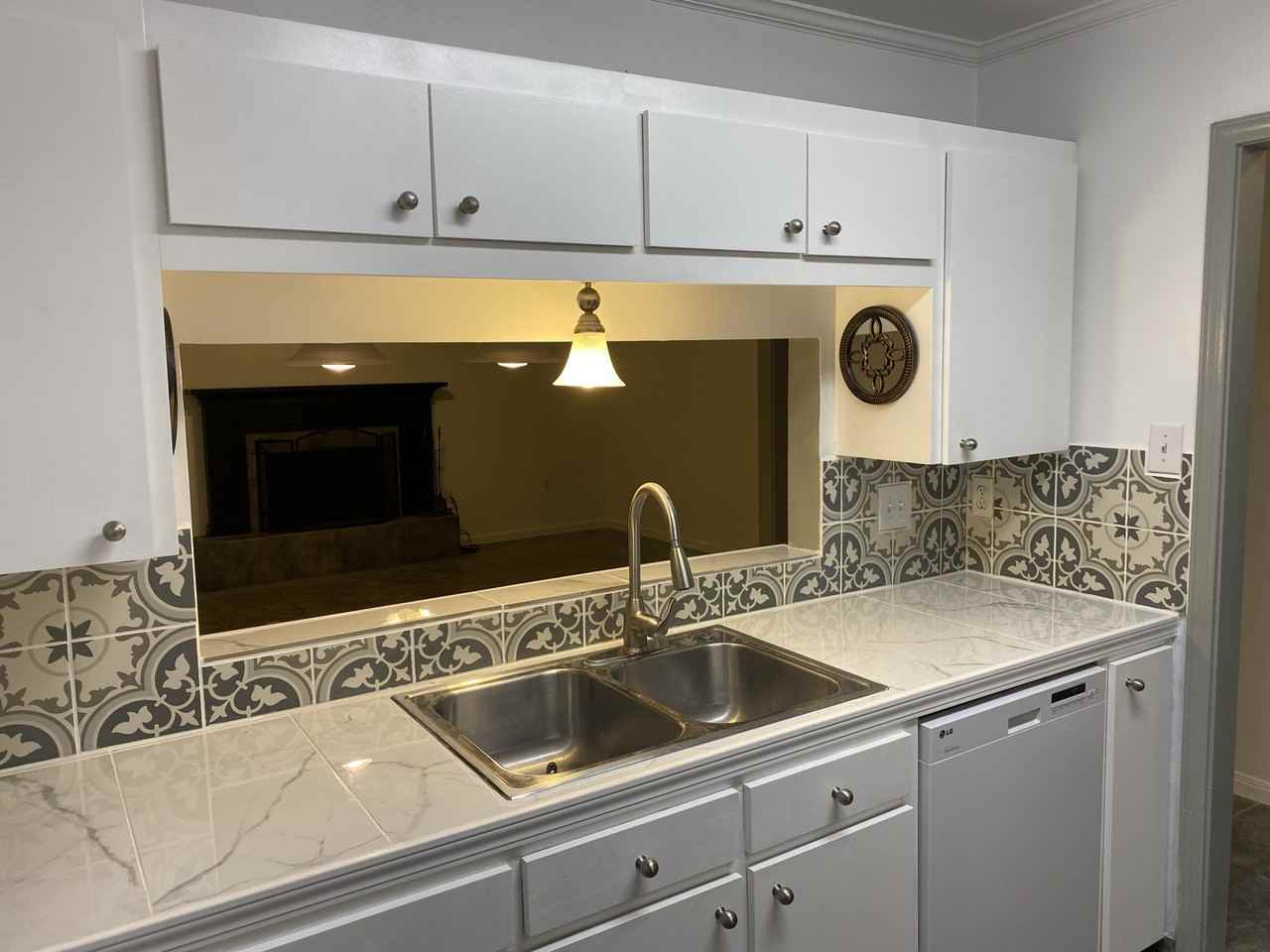 168 Southfield Parkway - Photo 2 of 22