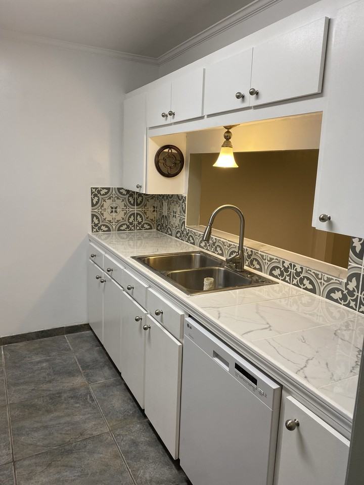 168 Southfield Parkway - Photo 7 of 22