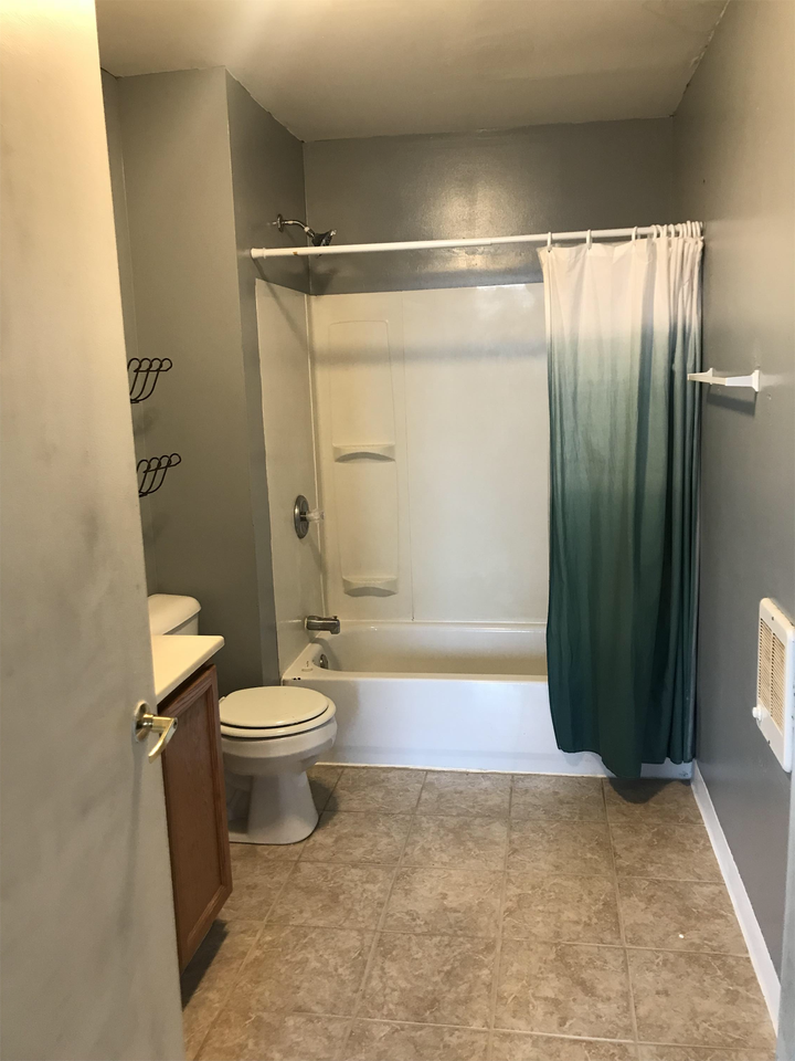 200 N Washington St #2 - Photo 3 of 5