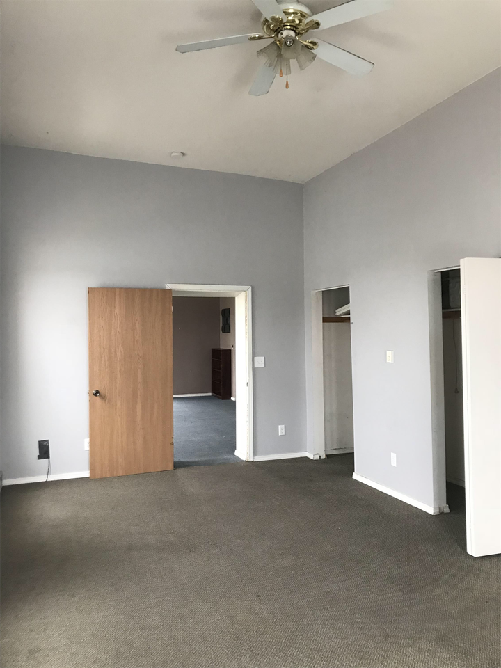 200 N Washington St #2 - Photo 4 of 5