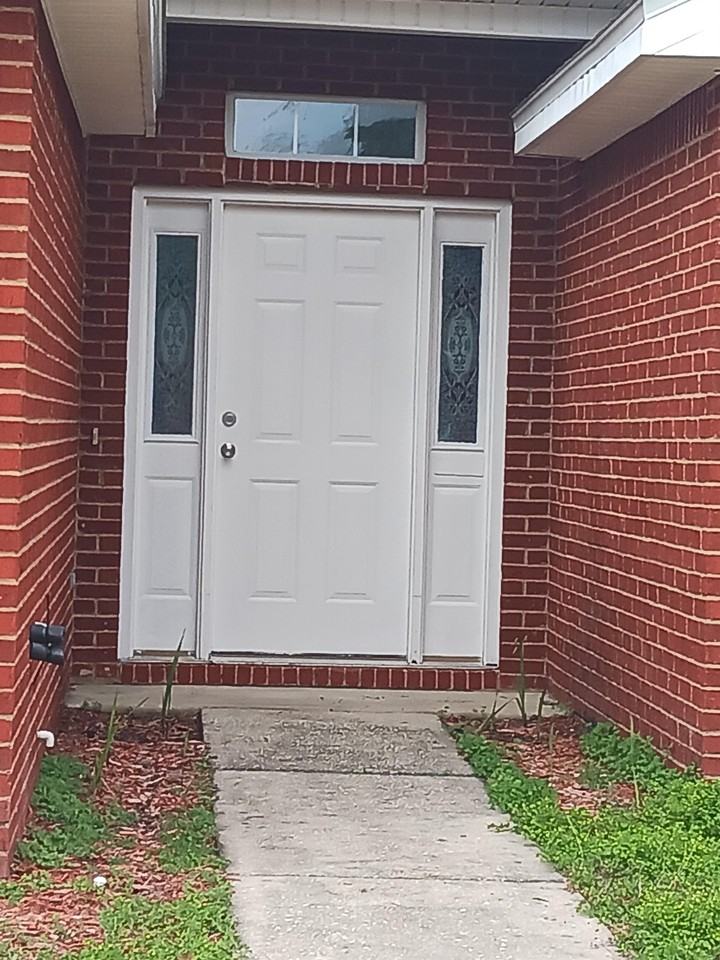 207 Stephen Ave #1 - Photo 2 of 18