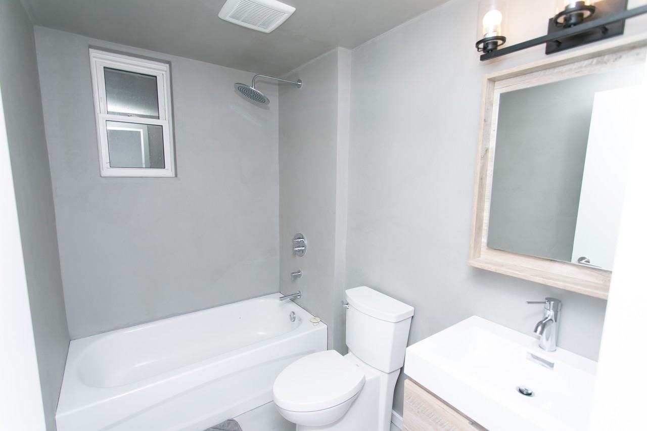 684 Bathurst Street #3