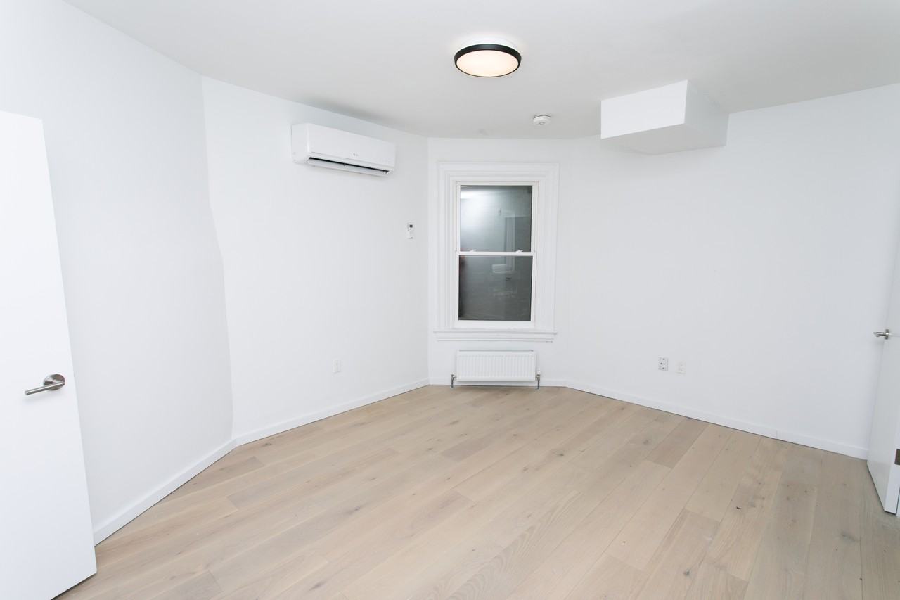 684 Bathurst Street #3 - Photo 3 of 9
