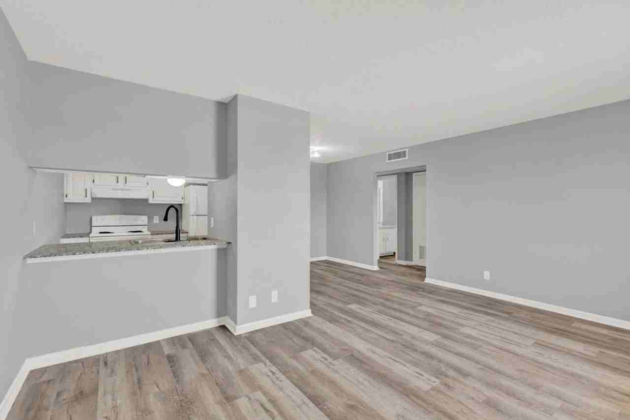 Whitewoods Apartments - Photo 2 of 11