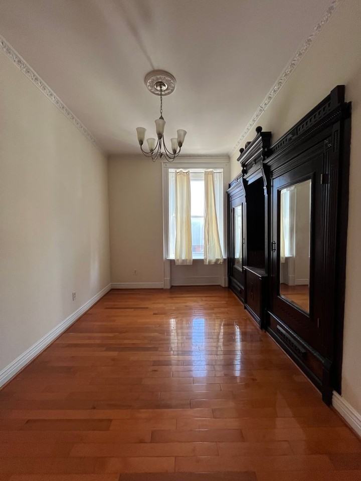 1216 S Broad St - Photo 4 of 12