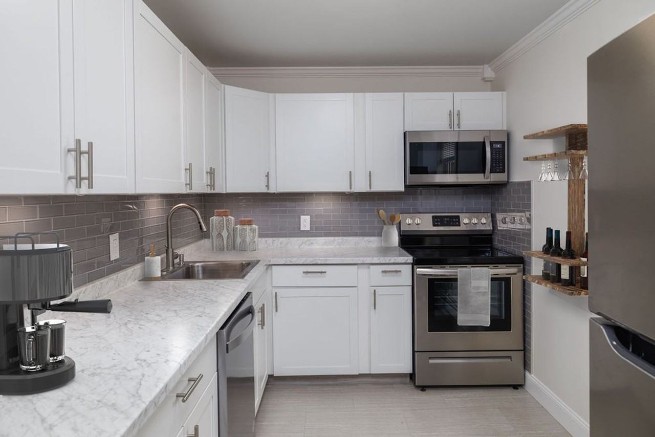 Briarwood House Apartments - Photo 4 of 11