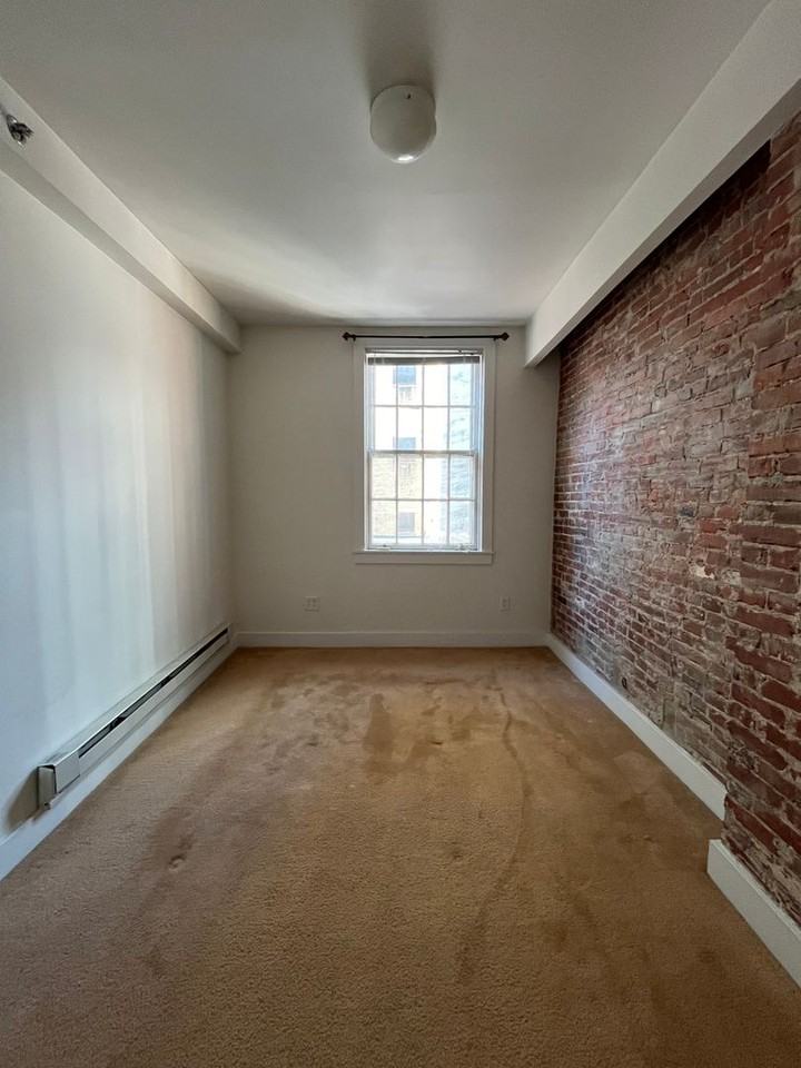 330 S Juniper St - Photo 5 of 9