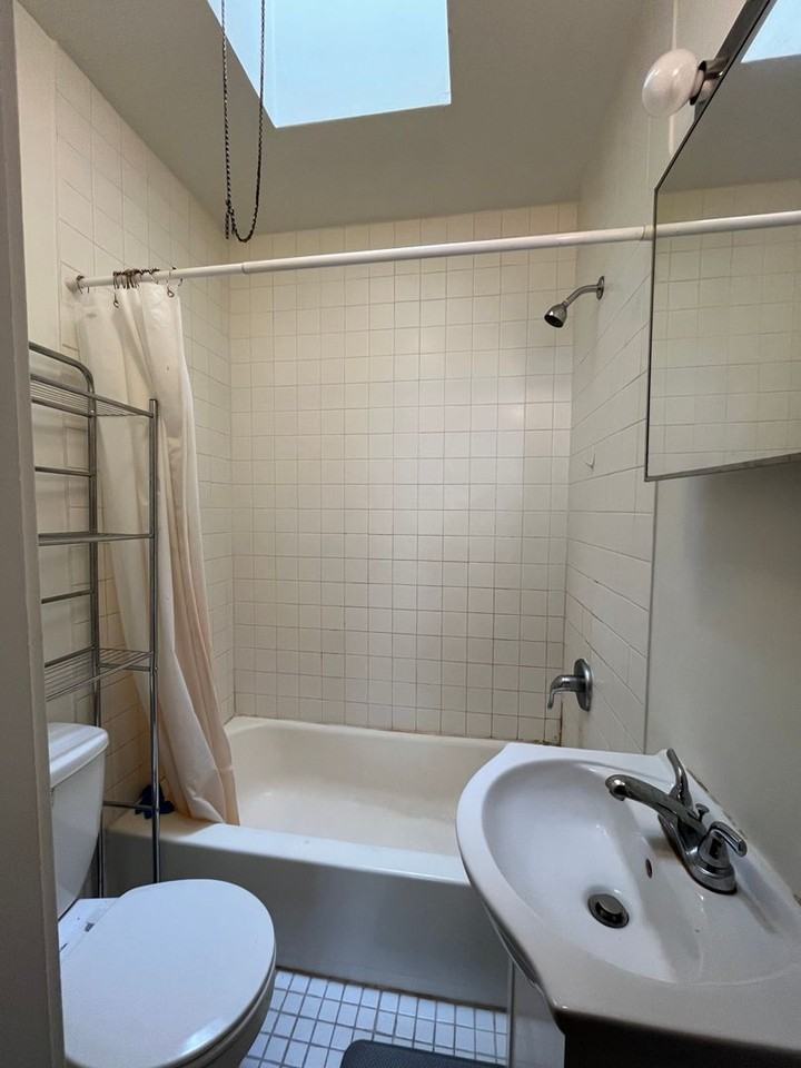 330 S Juniper St - Photo 7 of 9