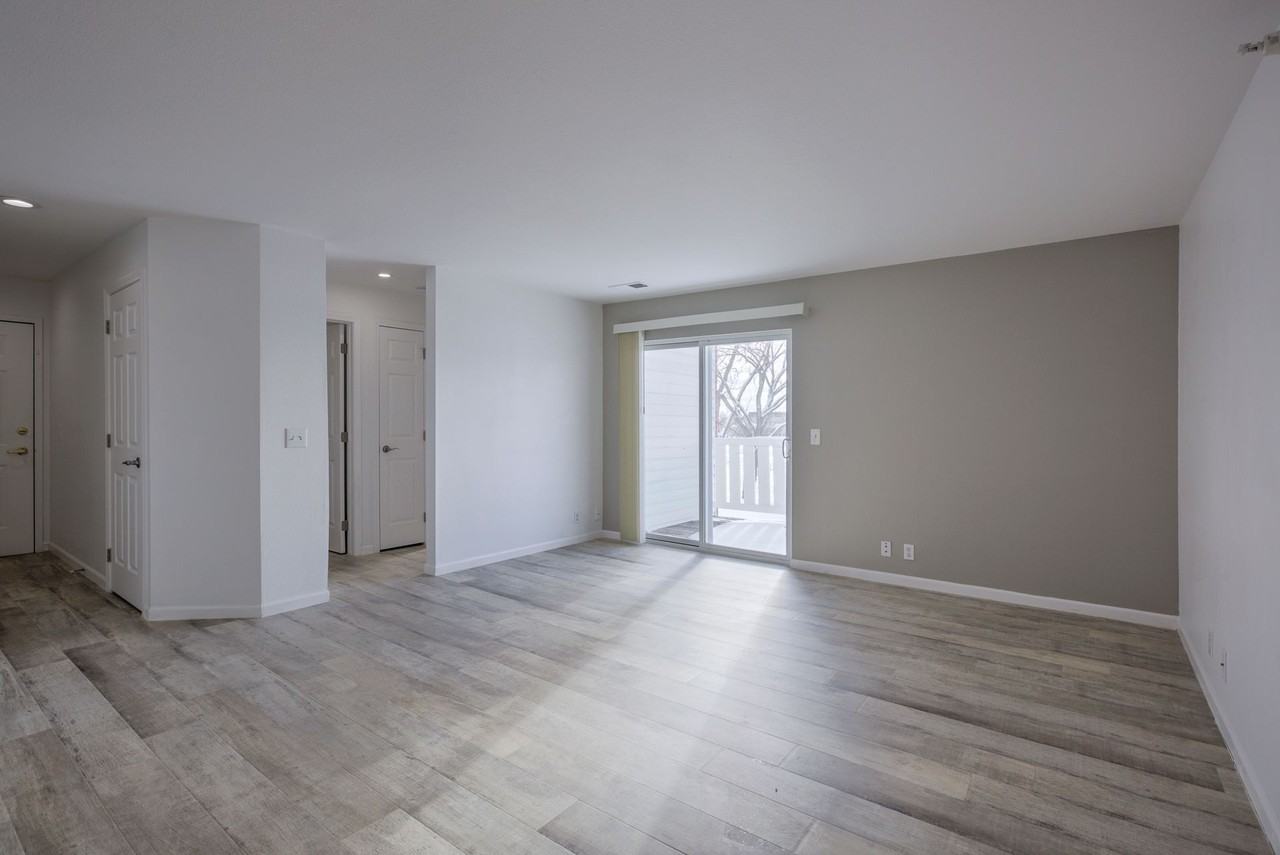 Villas At The Pines - Photo 3 of 29