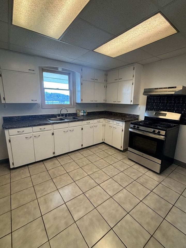 gas602 - Photo 2 of 12