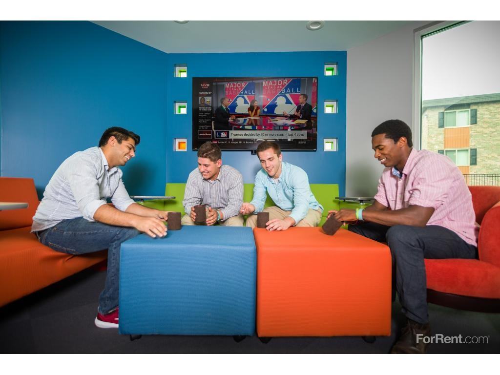 Abbott Pointe Apartments - Photo 3 of 19