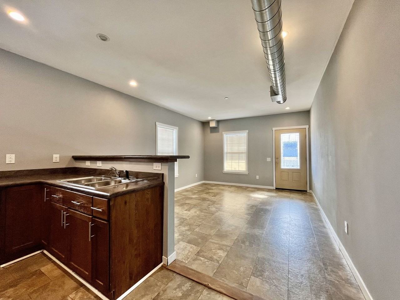 Houston Ave 380 - Photo 3 of 15