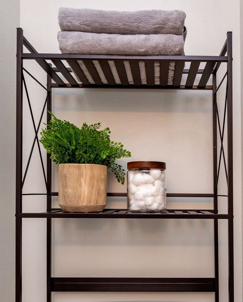 2515 E 37th St - Photo 2 of 14