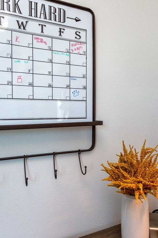 2515 E 37th St - Photo 6 of 14