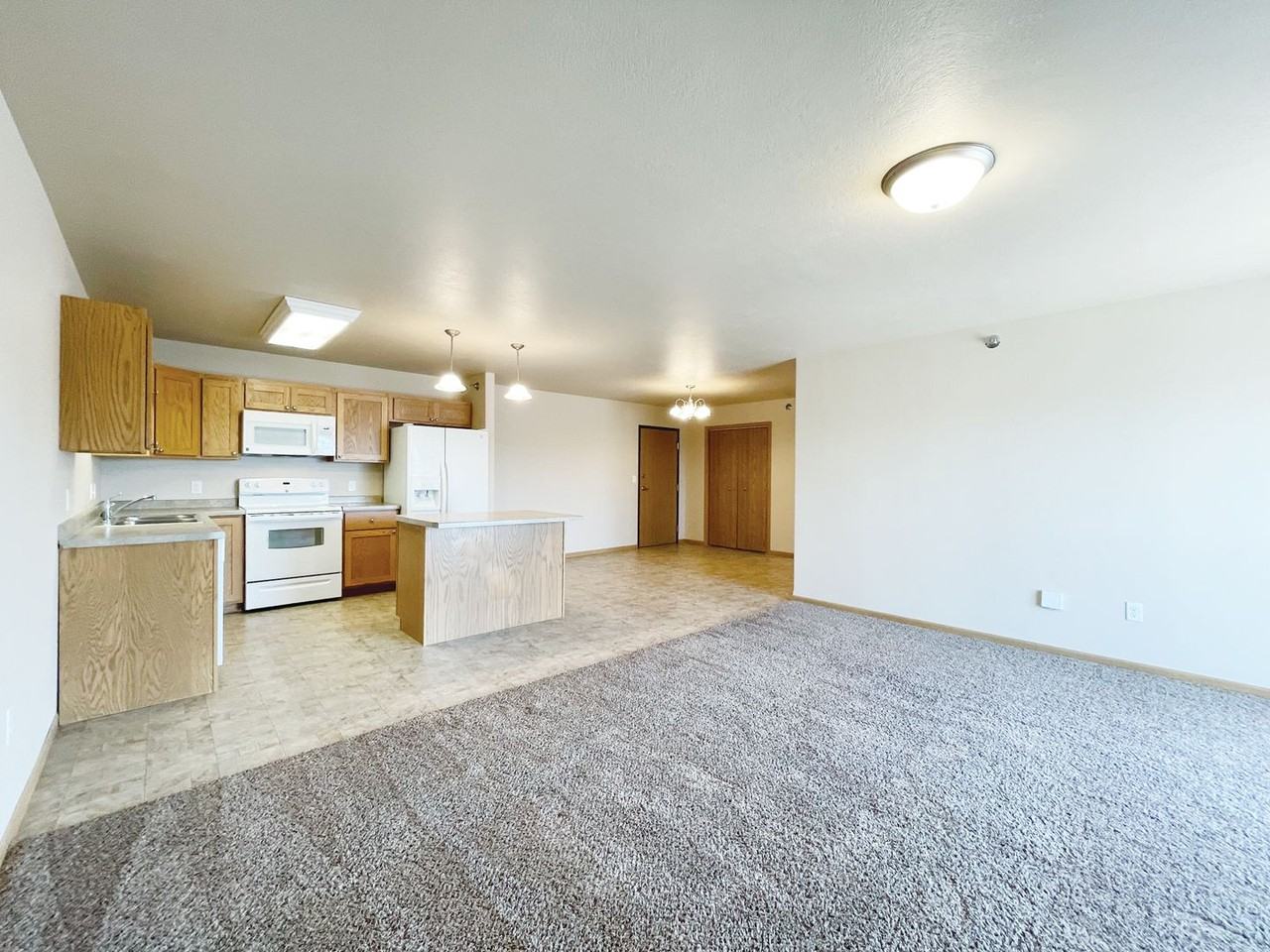 Lindenwood Apartments - Photo 6 of 18